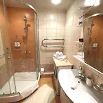 Cozy Lielvardes, Free Parking, Self Check-in Apartment Riga